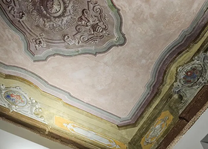 Eleven Luxury - Dimora Affrescata Del '500 A Pochi Passi Dall'acquario Genova