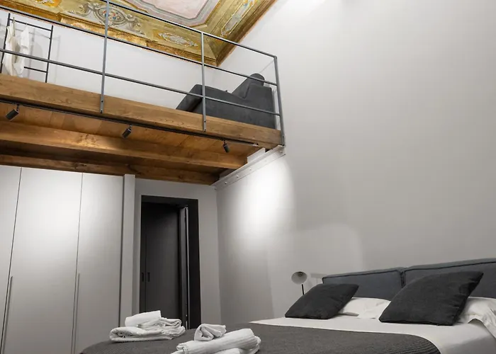 Eleven Luxury - Dimora Affrescata Del '500 A Pochi Passi Dall'acquario Janov