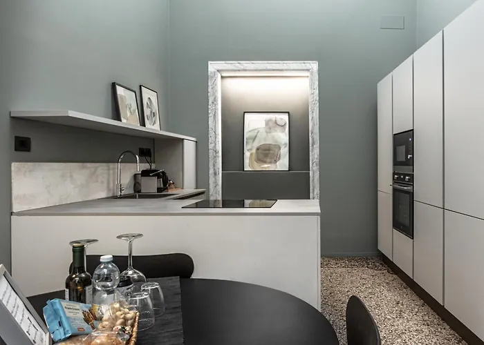 Eleven Luxury - Dimora Affrescata Del '500 A Pochi Passi Dall'acquario Janov