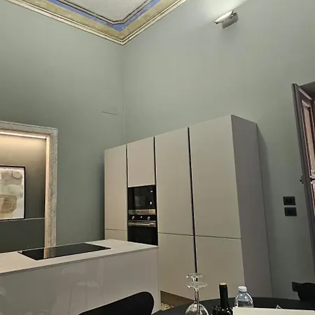 Apartment Eleven Luxury - Dimora Affrescata Del '500 A Pochi Passi Dall'acquario *